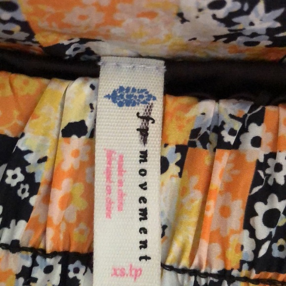 COPY - Free People Movement shorts - Picture 4 of 5